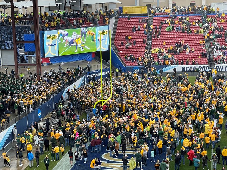 January 2022 - Senator Hoeven attends the award ceremony after the NDSU Bison football team claims its ninth FCS National Championship title.